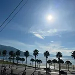 2-bed Seaview *
