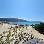 2-bed Seaview *