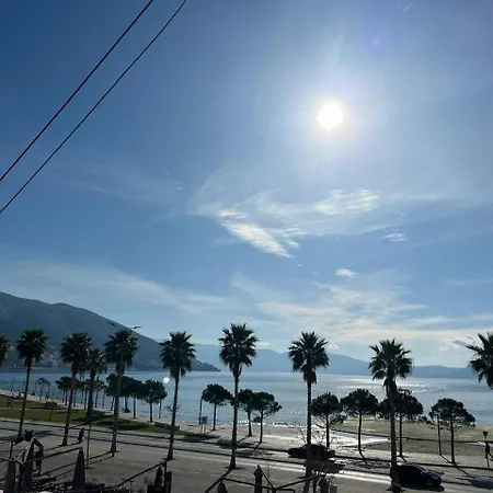 2-bed Seaview *