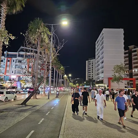 2-bed Seaview 公寓 Vlorë